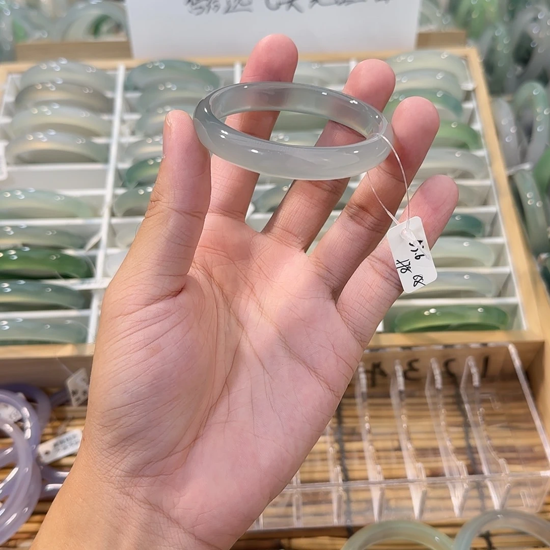 玛瑙/玉髓未镶嵌手镯圈口53.6