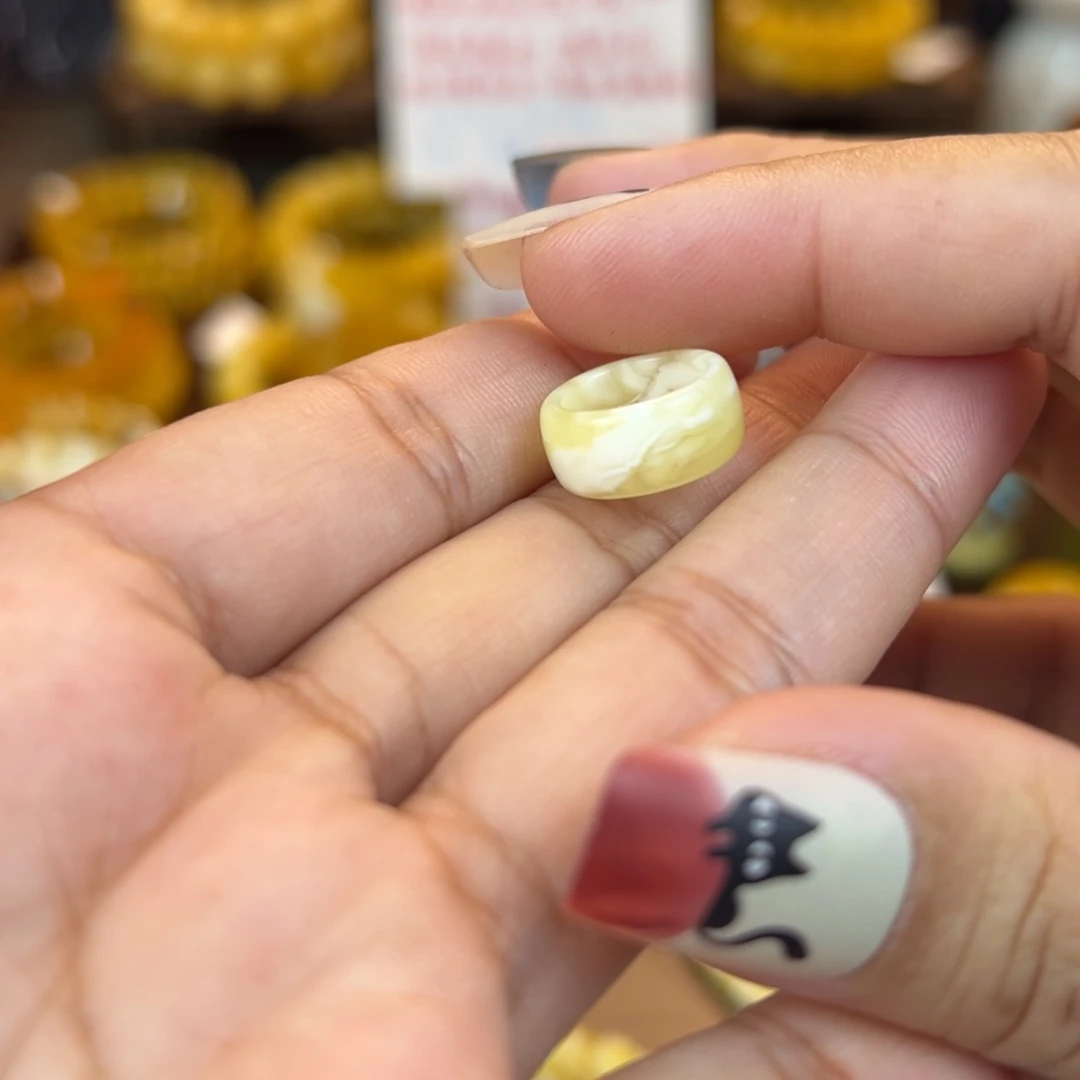 琥珀裸石未镶嵌jjhgggghhhhhb