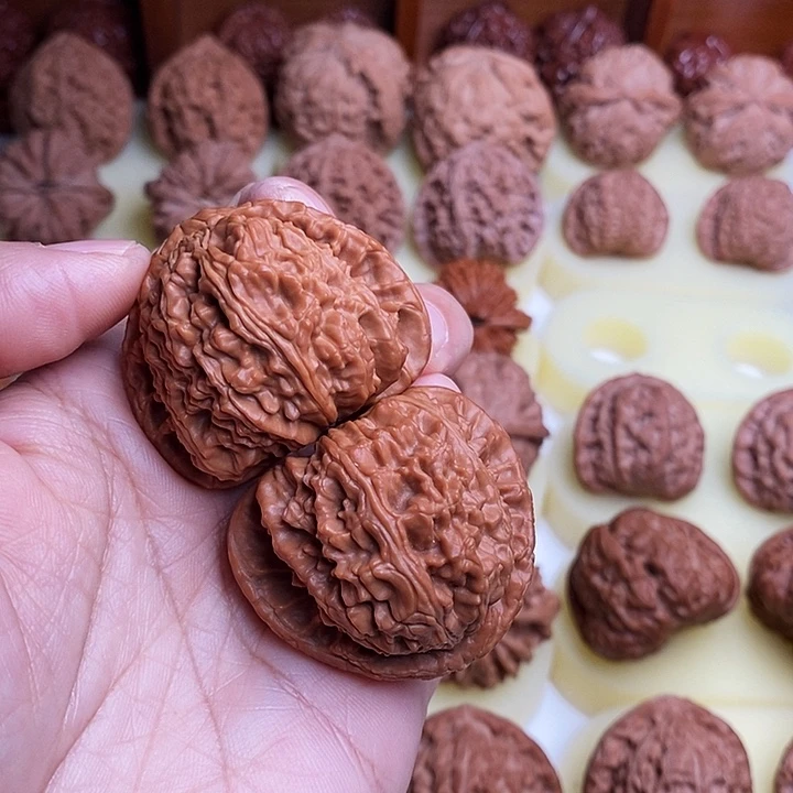 【闪购商品】文玩核桃把件？43三角白