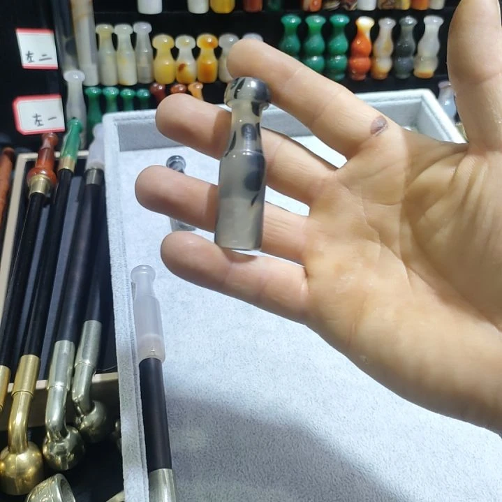 牧***人旱烟袋配件玛瑙烟嘴一个