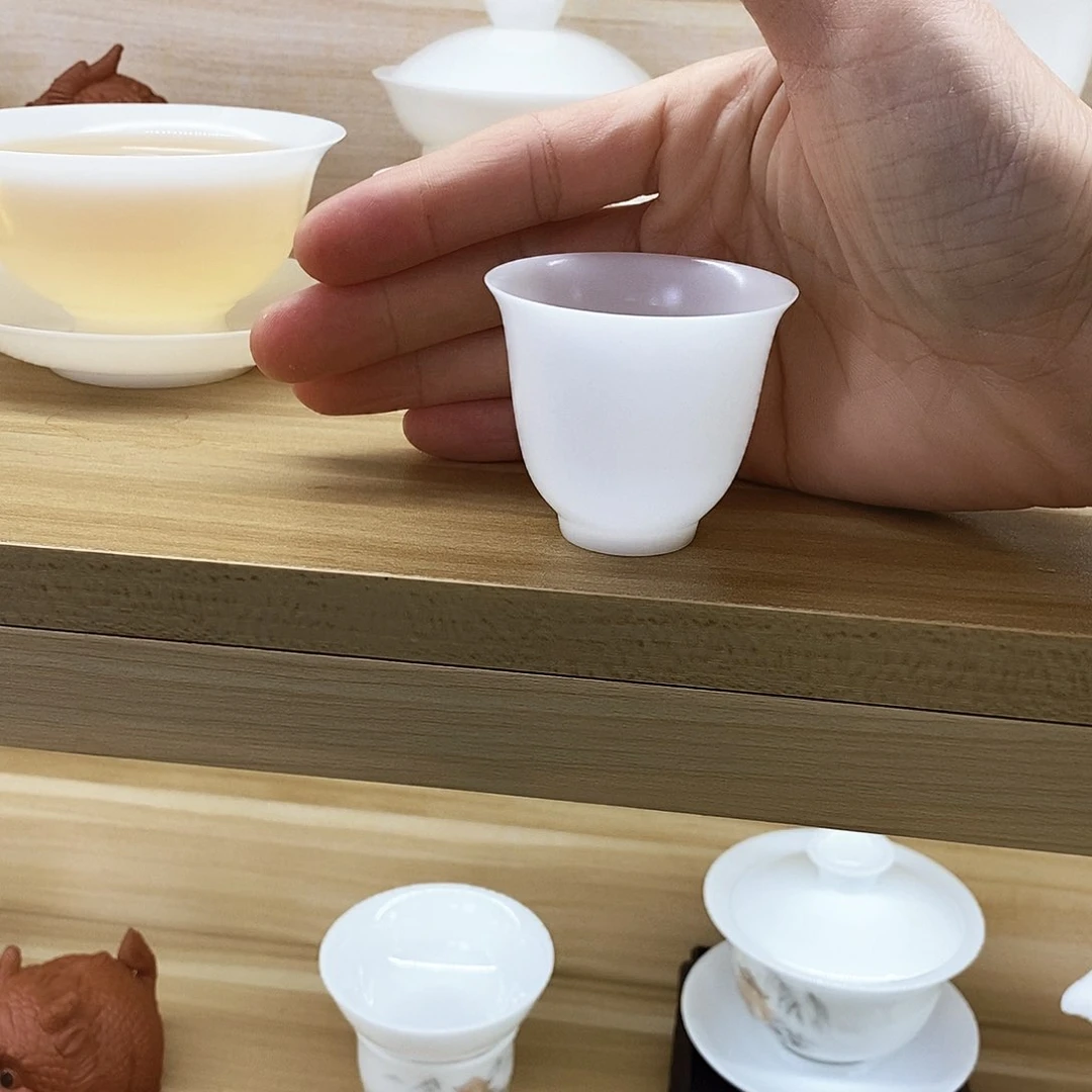 E****•我要睡着哦啦嘛哈咯咯咯