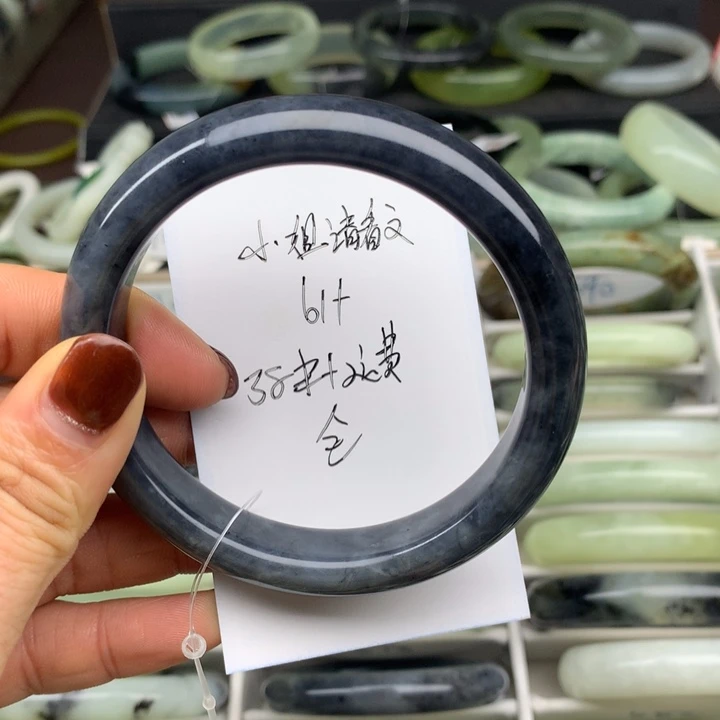小***文蛇纹石玉未镶嵌手镯