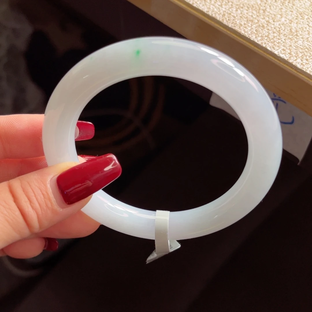 翡翠手镯未镶嵌手镯