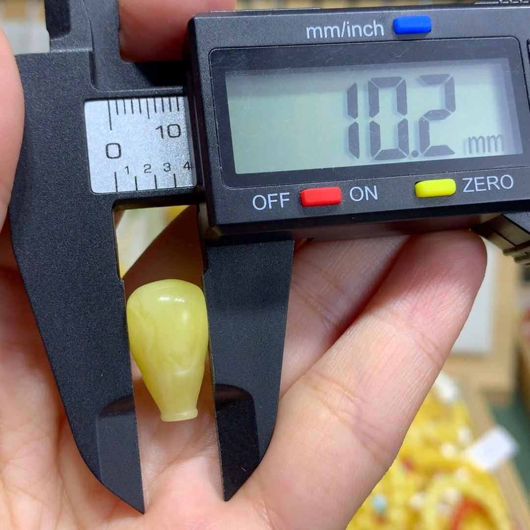 未镶嵌琥珀裸石配饰
