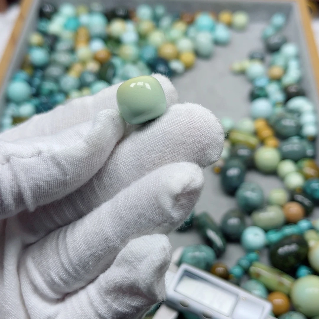 绿松石未镶嵌挂件