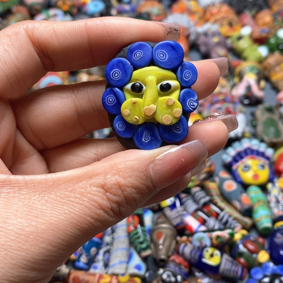 琉璃颈饰印度尼西亚狮子