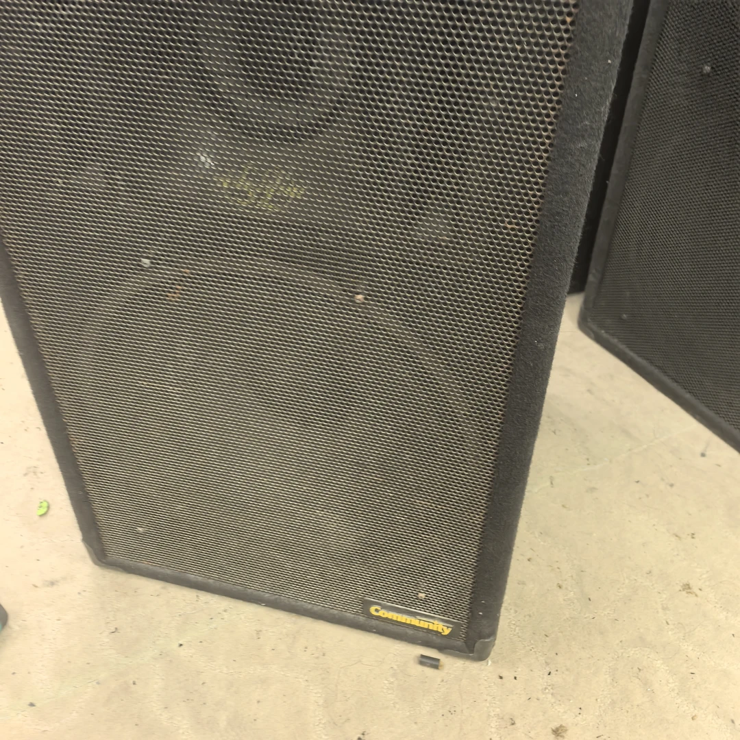 8新  以下，C牌15寸音箱一只。不包邮