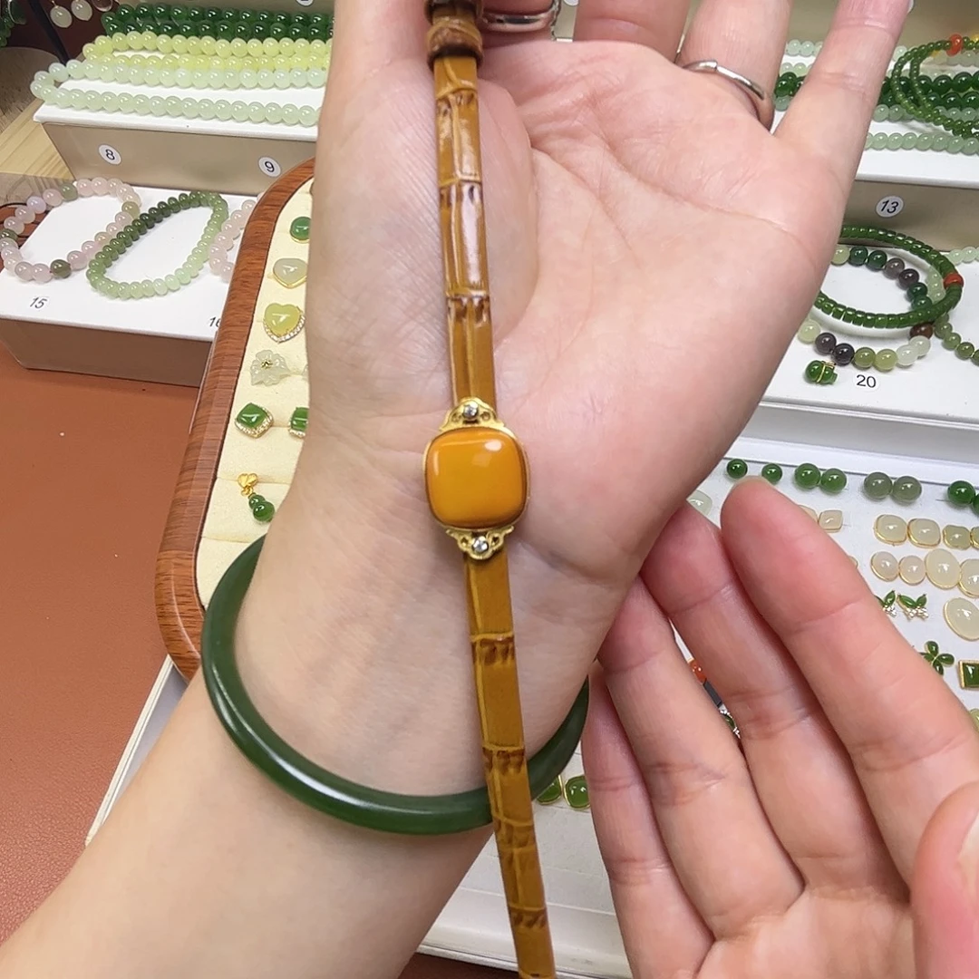 听***羽琥珀未镶嵌手链小手表