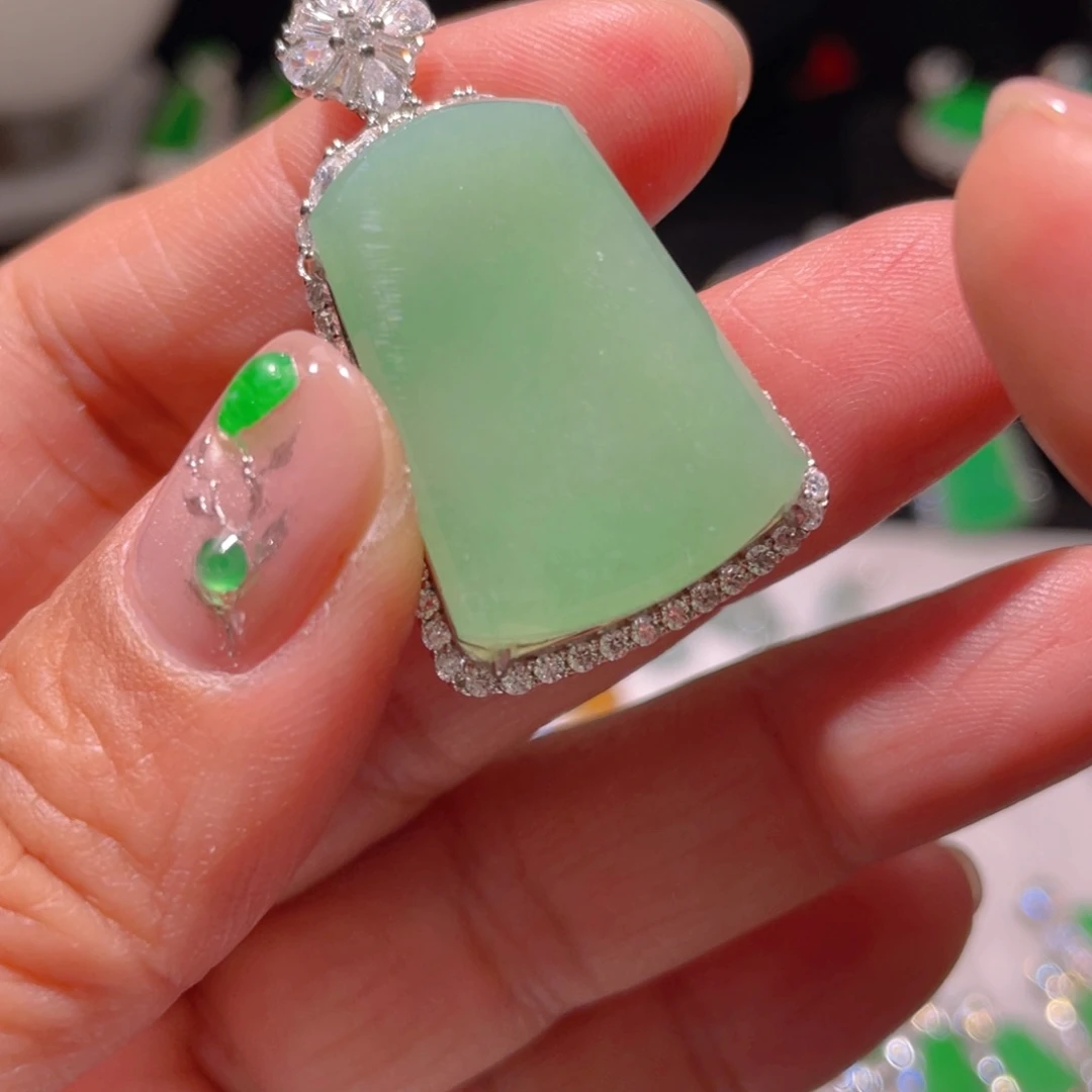 翡翠颈饰银S925镶嵌纪*姐精品