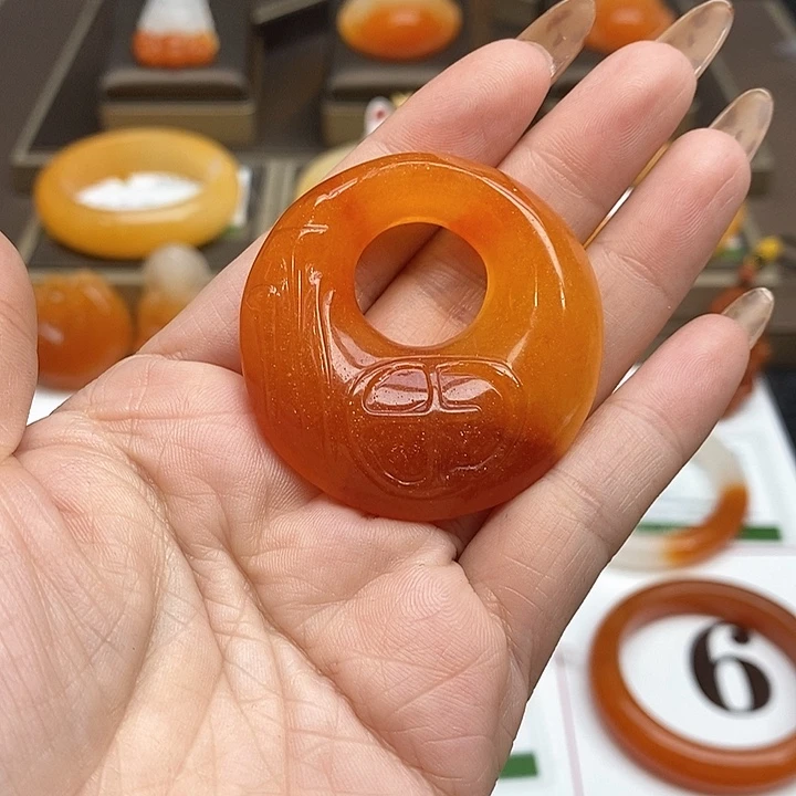 石英质玉（黄龙玉）未镶嵌吊坠