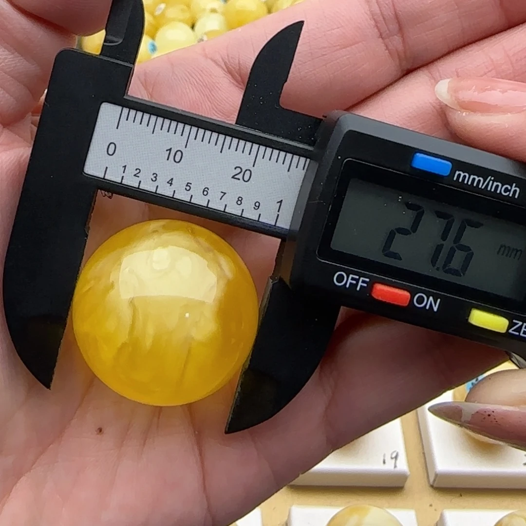 蜜蜡未镶嵌裸石鸡油黄飘花珠子