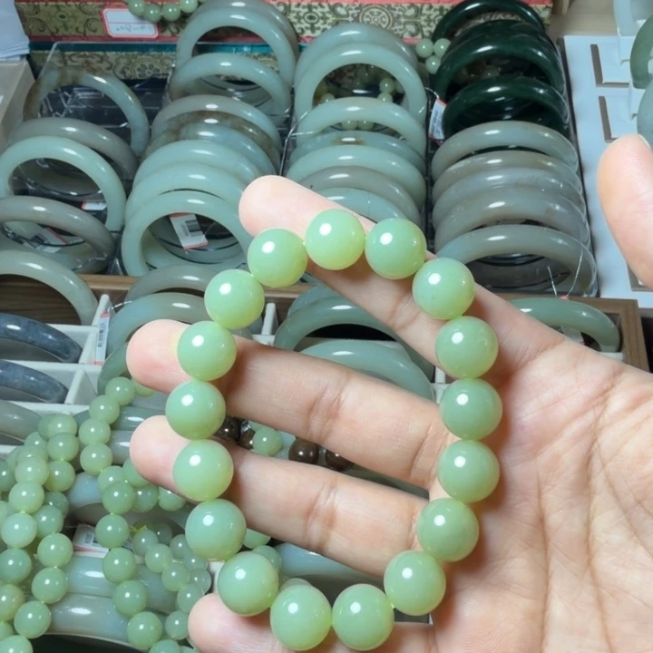 木***酱和田玉（糖玉）未镶嵌手链