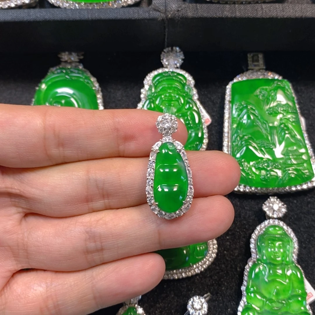 颈饰银S925镶嵌翡翠福豆吊坠