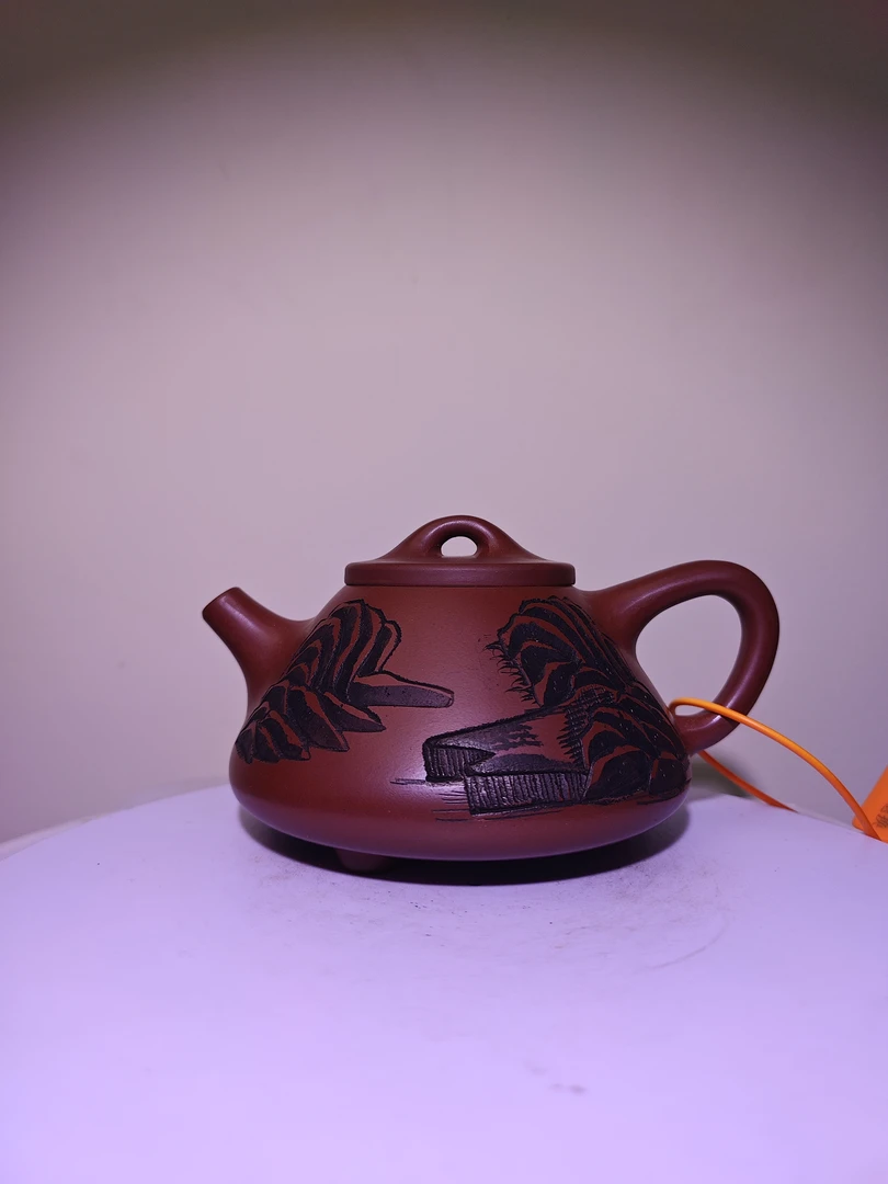 宜兴龙血砂 观山刻绘子冶石瓢紫砂壶