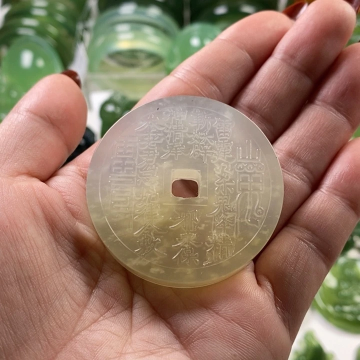 未镶嵌蛇纹石玉颈饰