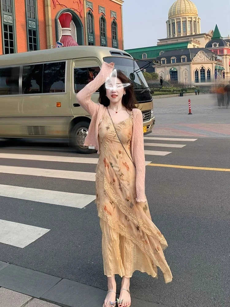 法式复古蕾丝花边吊带连衣裙女春季新款时尚显瘦开衫配长裙两件套