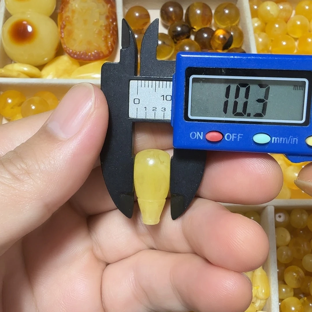 琥珀未镶嵌裸石成品