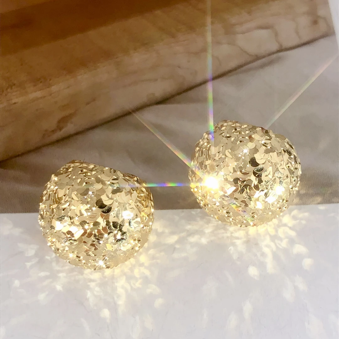 【皇冠轻奢】18k金 | 爆闪旺旺碎冰冰松果耳扣 日常时尚