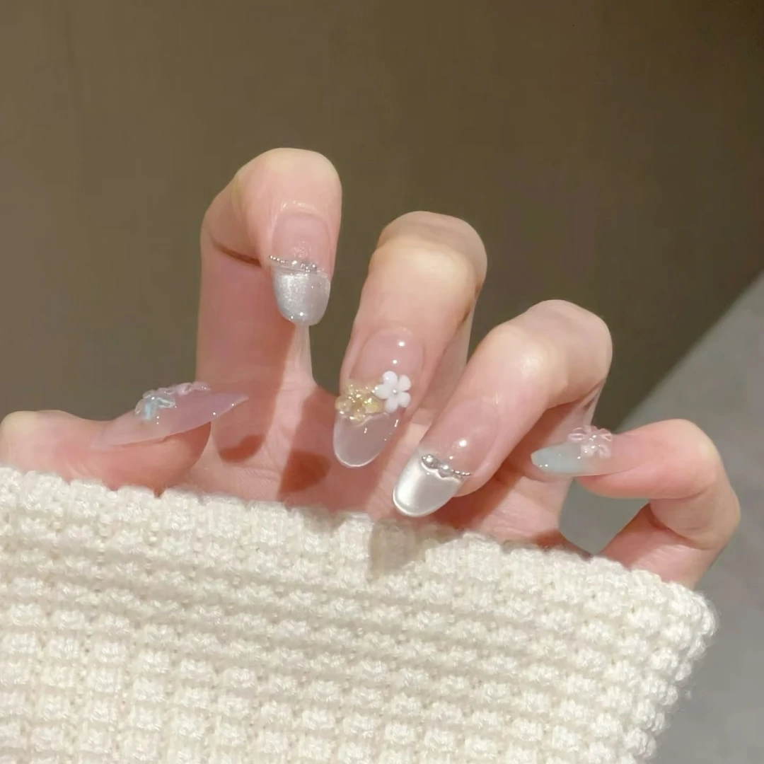 【水晶小花】多巴胺系清冷感贴钻穿戴甲新款高级感小众显白