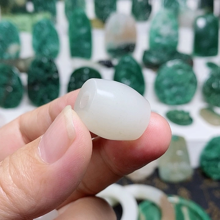 未镶嵌独山玉颈饰