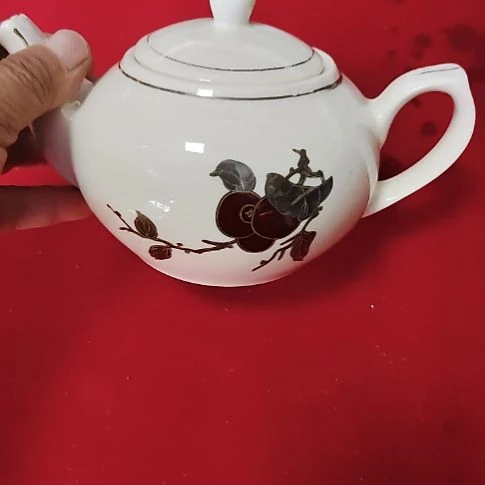 瓷片盘，沙锅，瓷片，瓶，碗，各种沙锅，摆件，