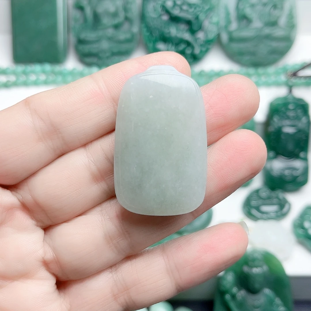 独山玉未镶嵌颈饰