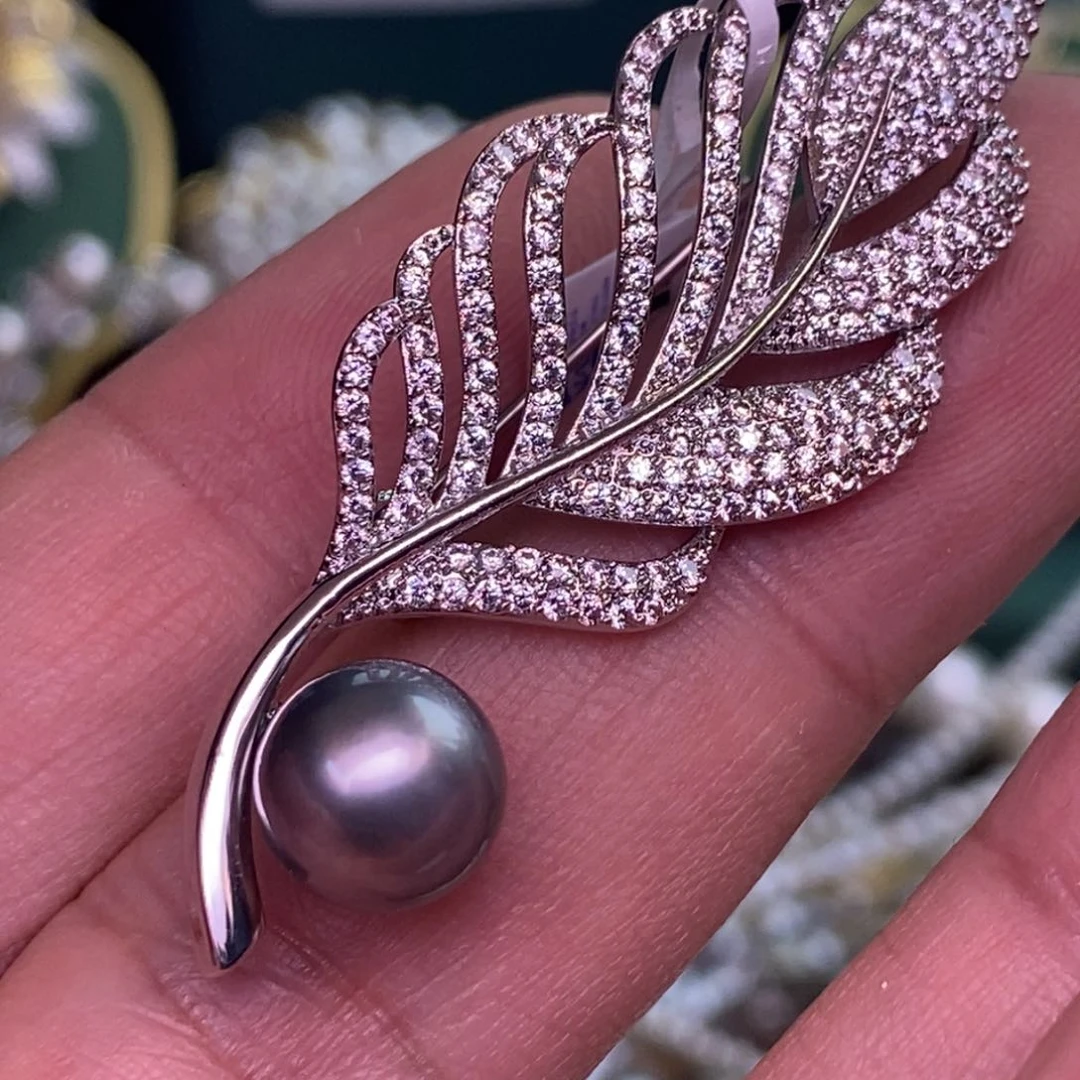 未镶嵌胸饰海水珍珠