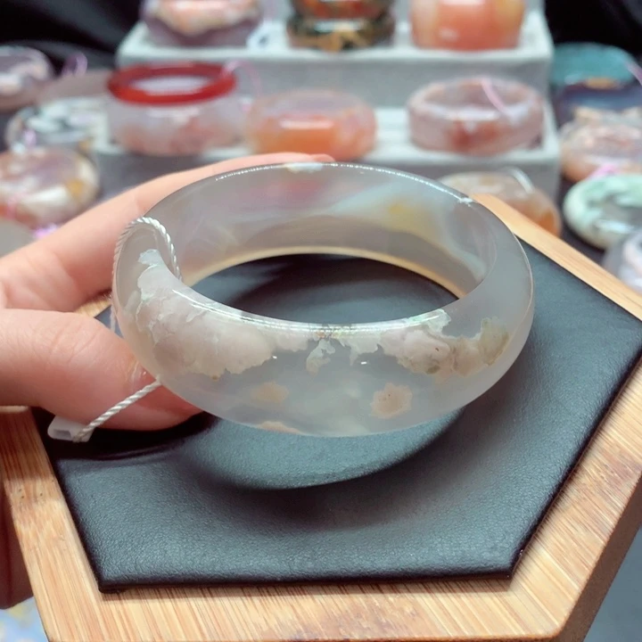 玛瑙/玉髓手镯未镶嵌玲*66