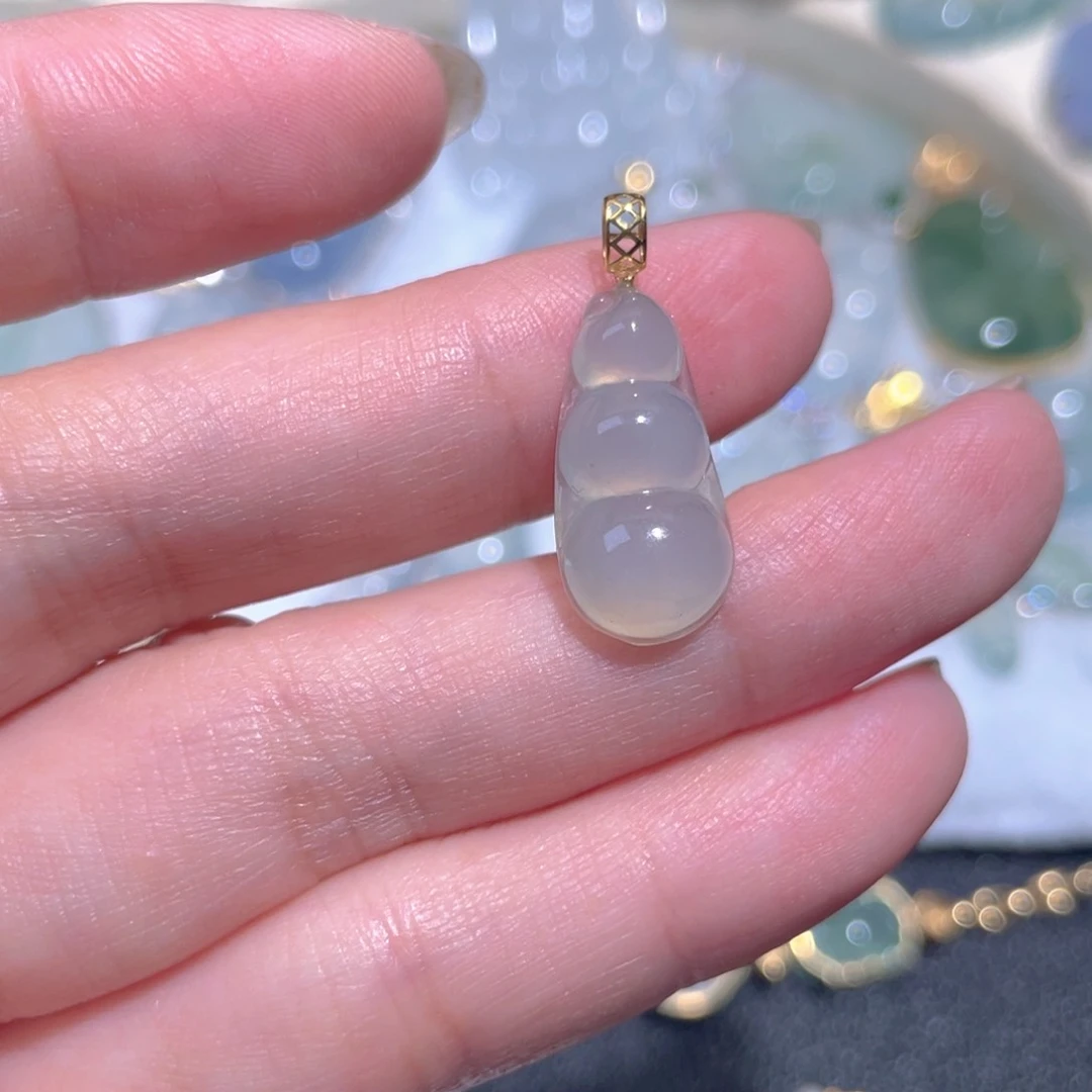 翡翠18K金镶嵌颈饰翡翠