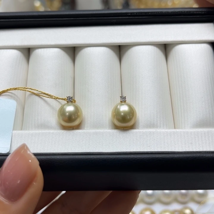 海水珍珠耳饰18K金镶嵌9-10mm