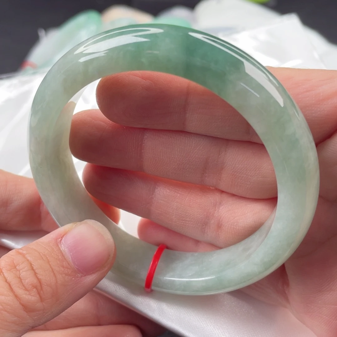 翡翠手镯未镶嵌59圈口