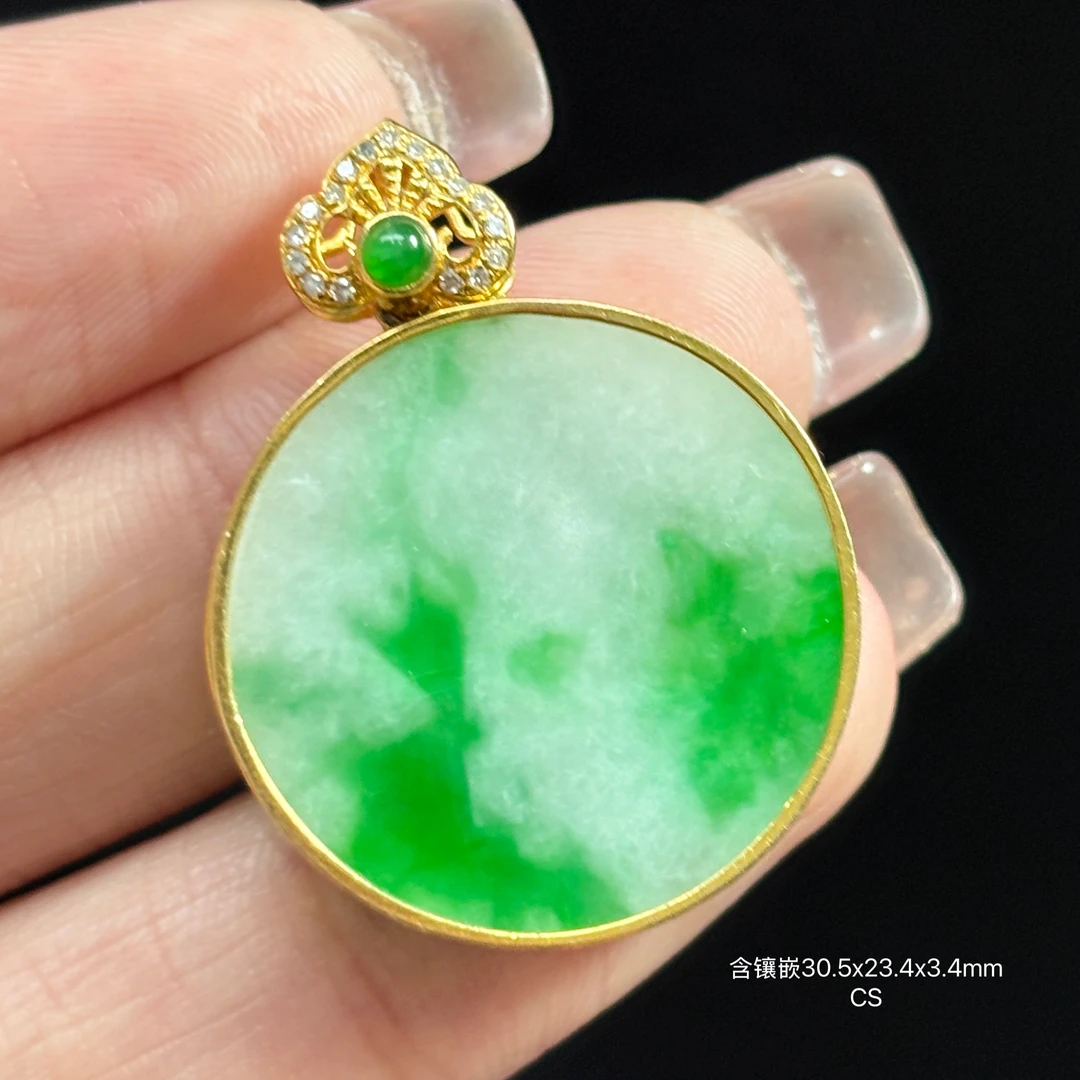《缅甸珠宝严选》缅甸翡翠飘绿意境感无事牌吊坠（下单质询客服）CS