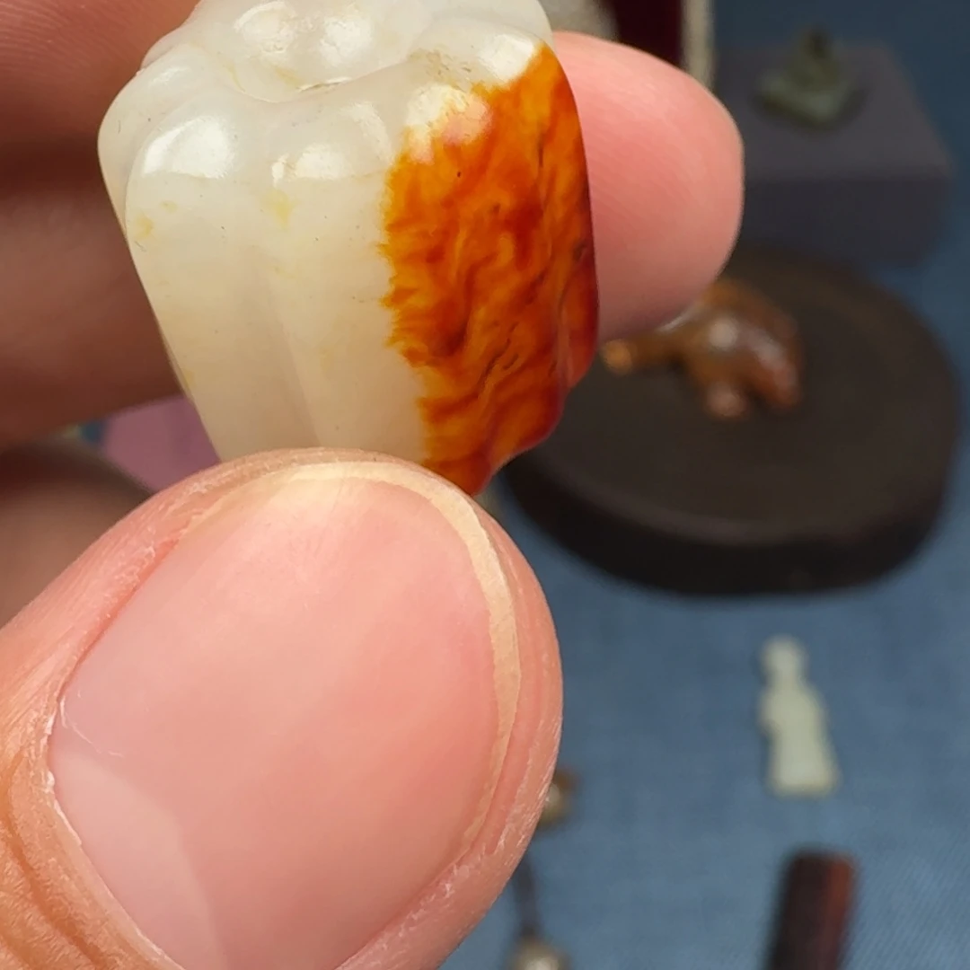 和田玉未镶嵌颈饰袁*勇