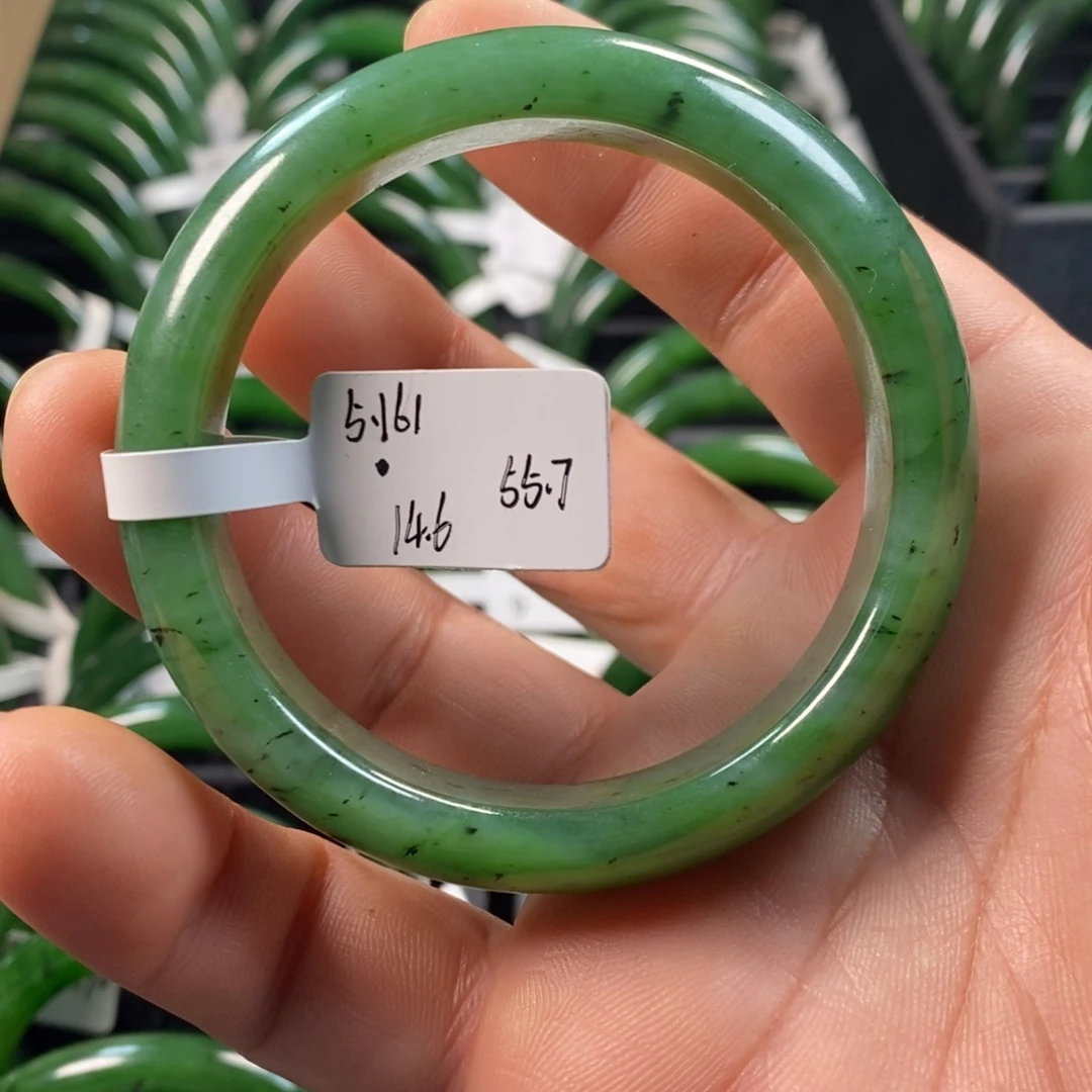 和田玉（碧玉）未镶嵌手镯有瑕疵55