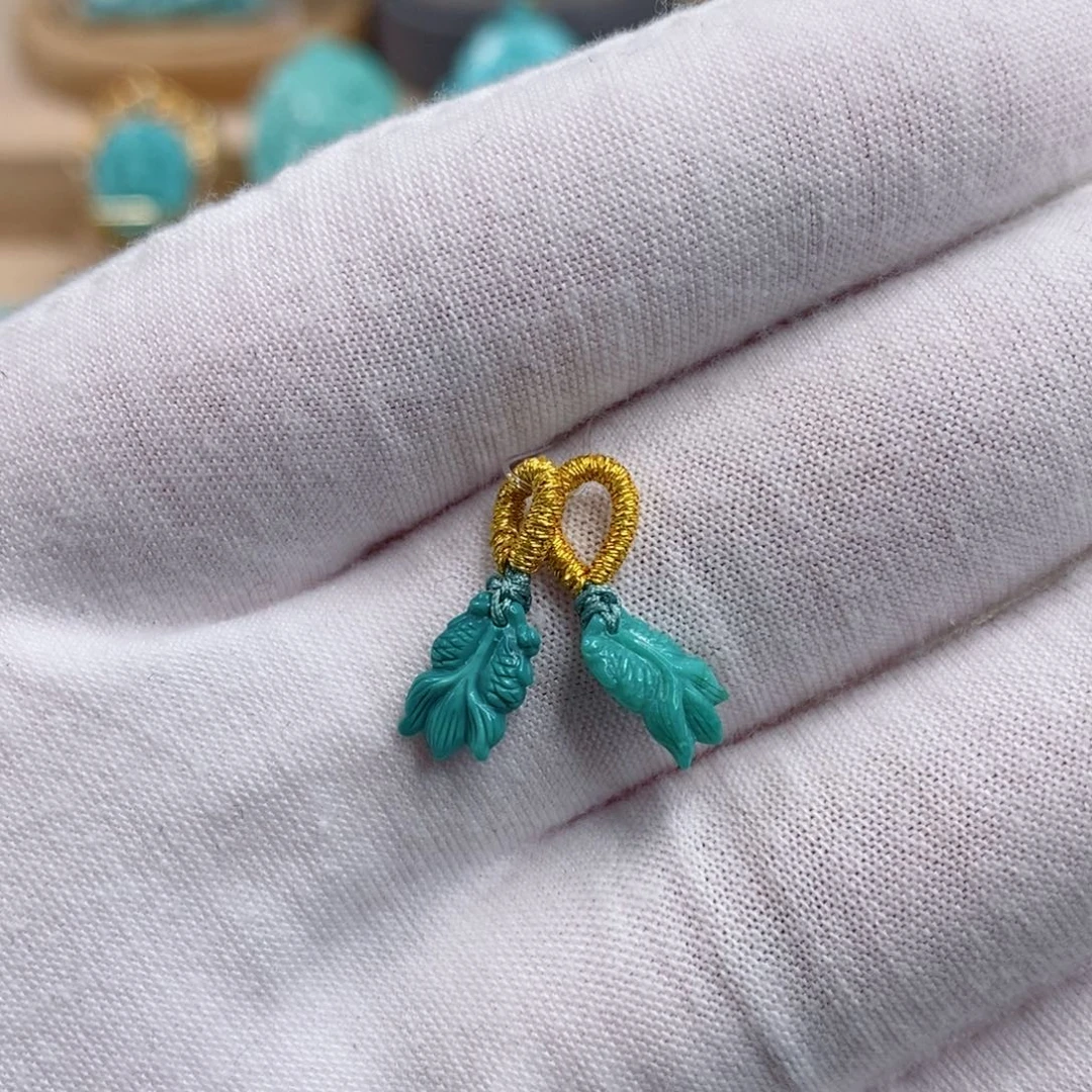 绿松石未镶嵌珠宝奇石