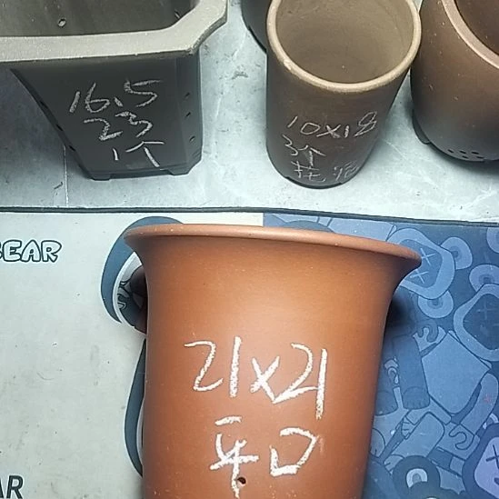 红泥平口金钟一个微瑕