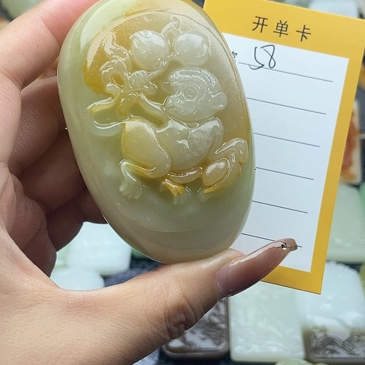 颈饰未镶嵌和田玉