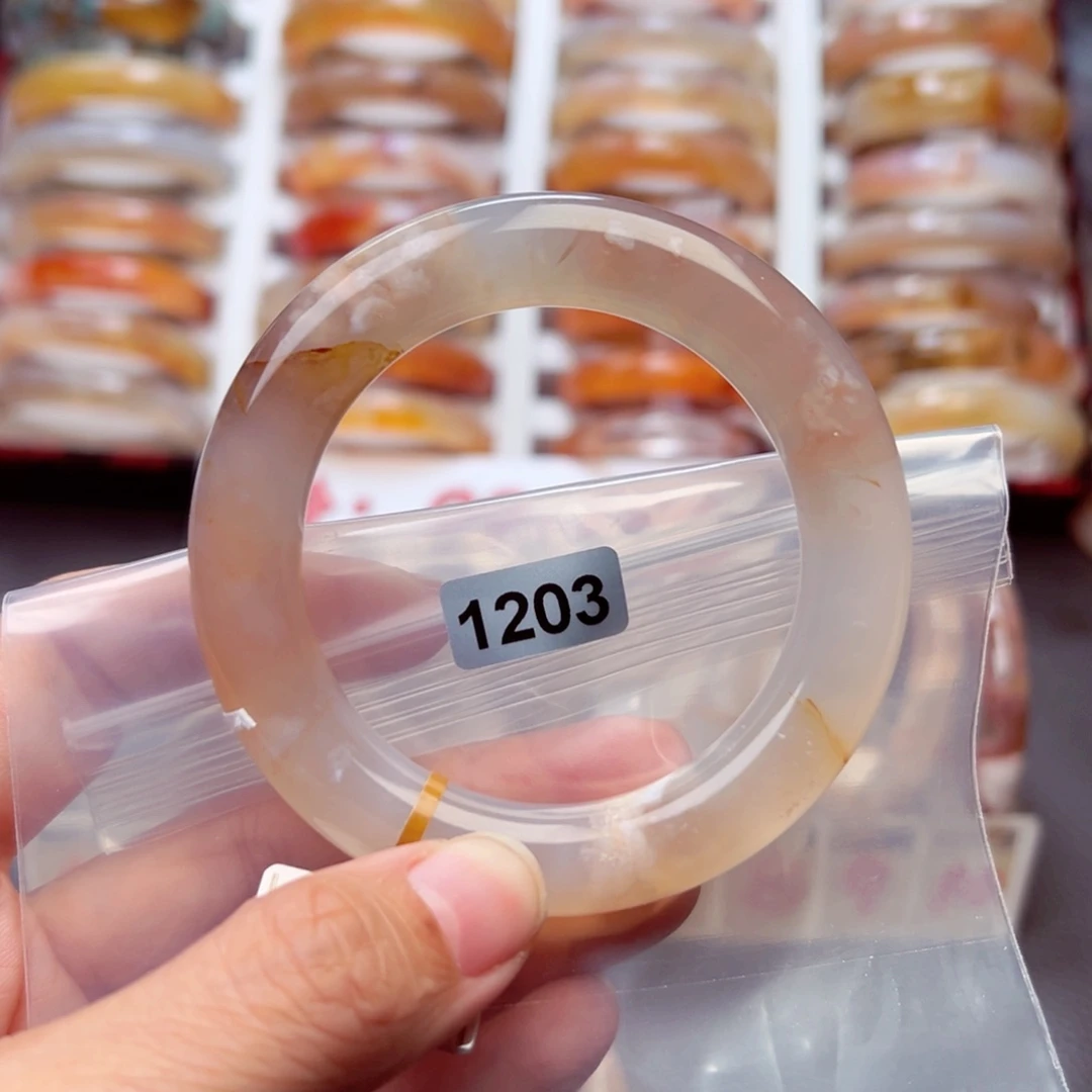 玛瑙/玉髓手镯未镶嵌谦*