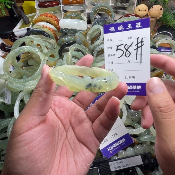 未镶嵌蛇纹石玉手镯