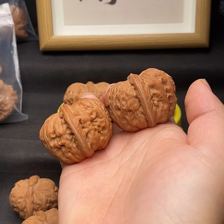 三***事吊坠桃核元宝全品