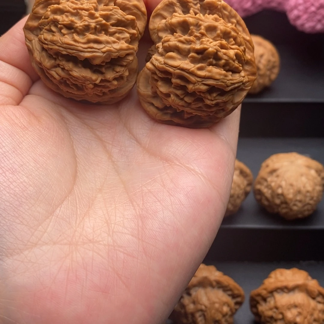 把件桃核玉华宫粗筋王45