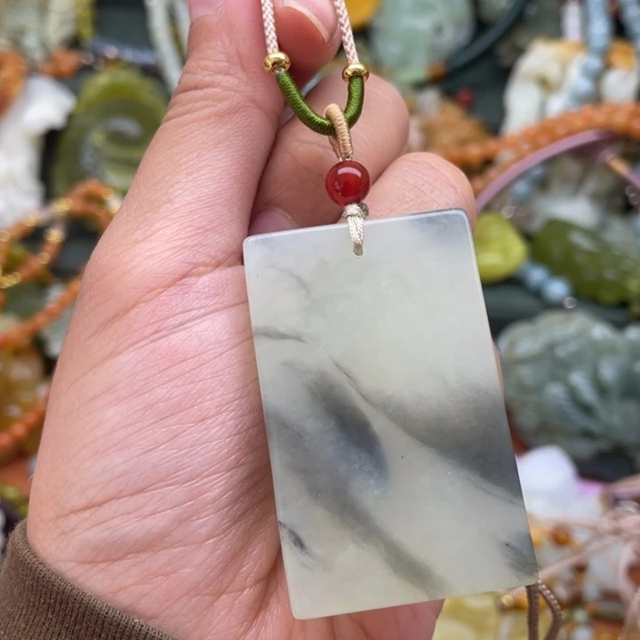 蛇纹石玉吊坠合金