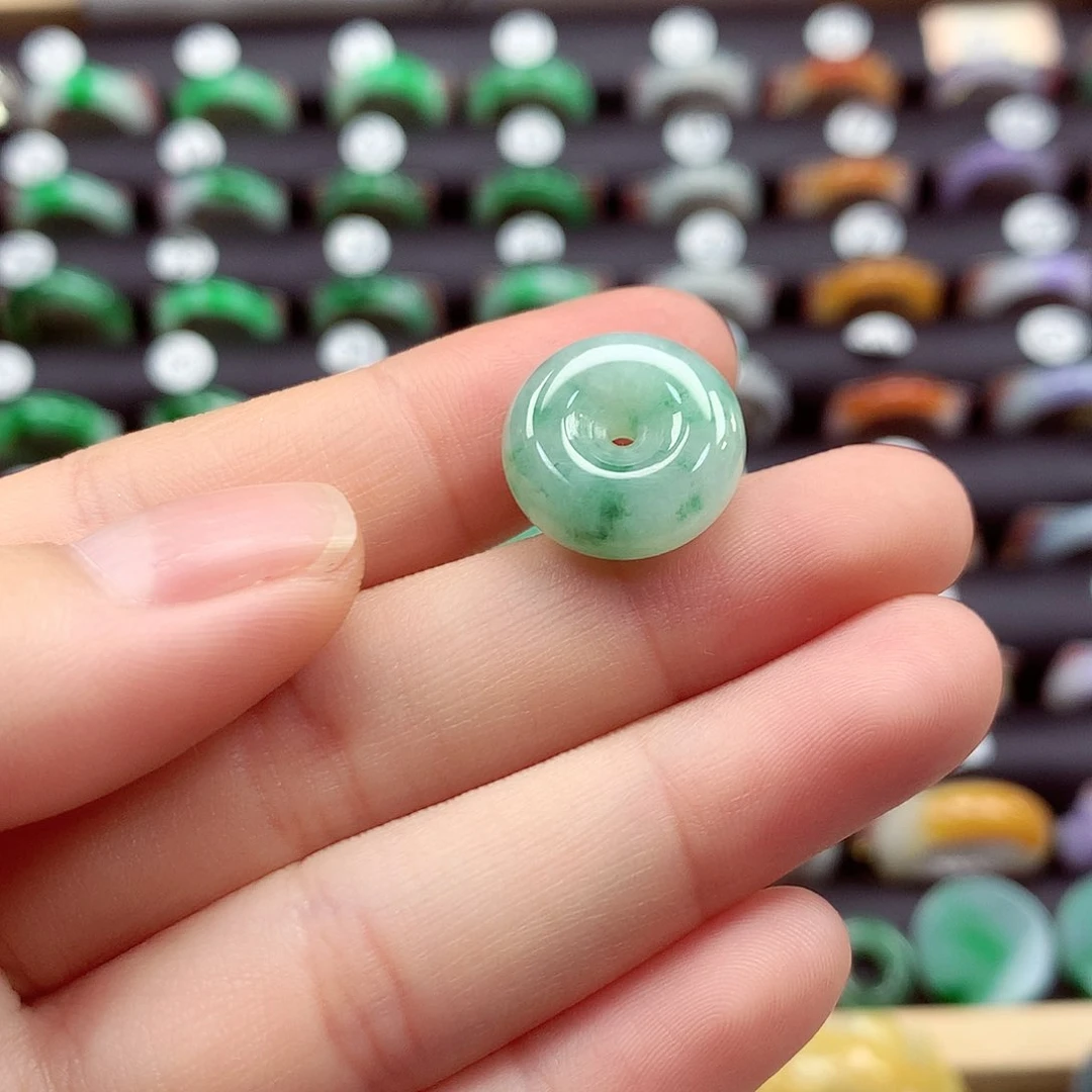 翡翠戒指未镶嵌平安扣