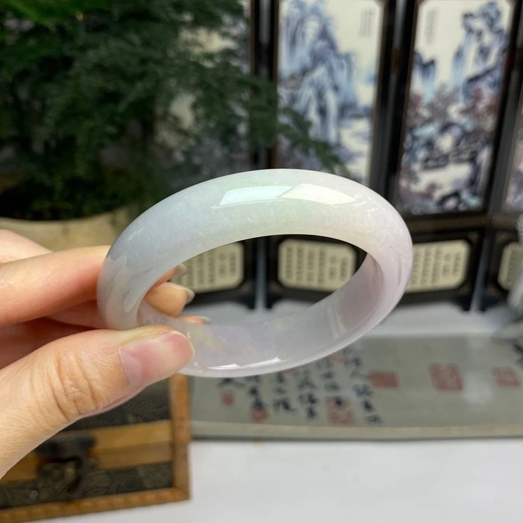 56.7淡春彩洒金正圈手镯 天然翡翠A货手镯