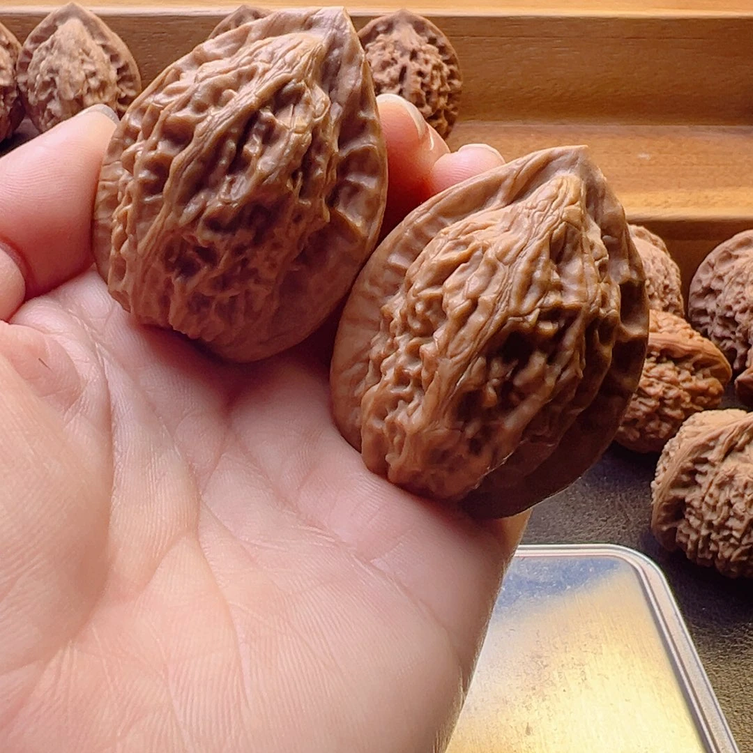 观***主核桃大红袍把件37