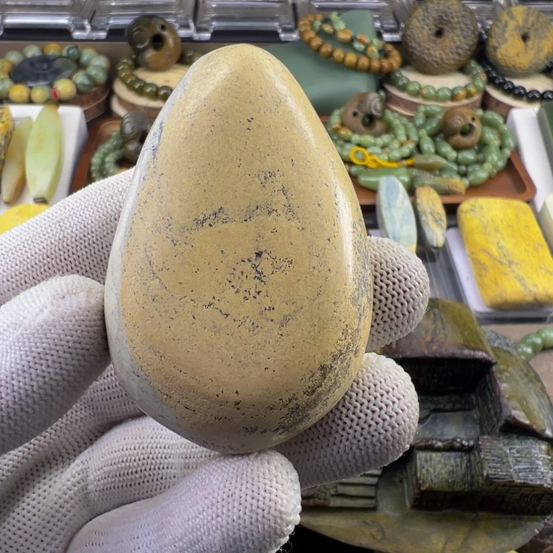 岫岩河磨玉（透闪石质玉）未镶嵌把件