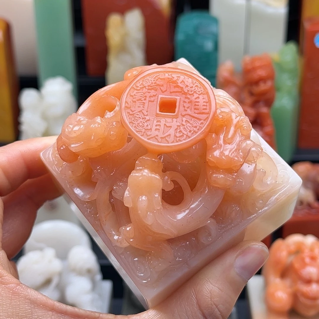 寿山石印石这种现象很明显了呢