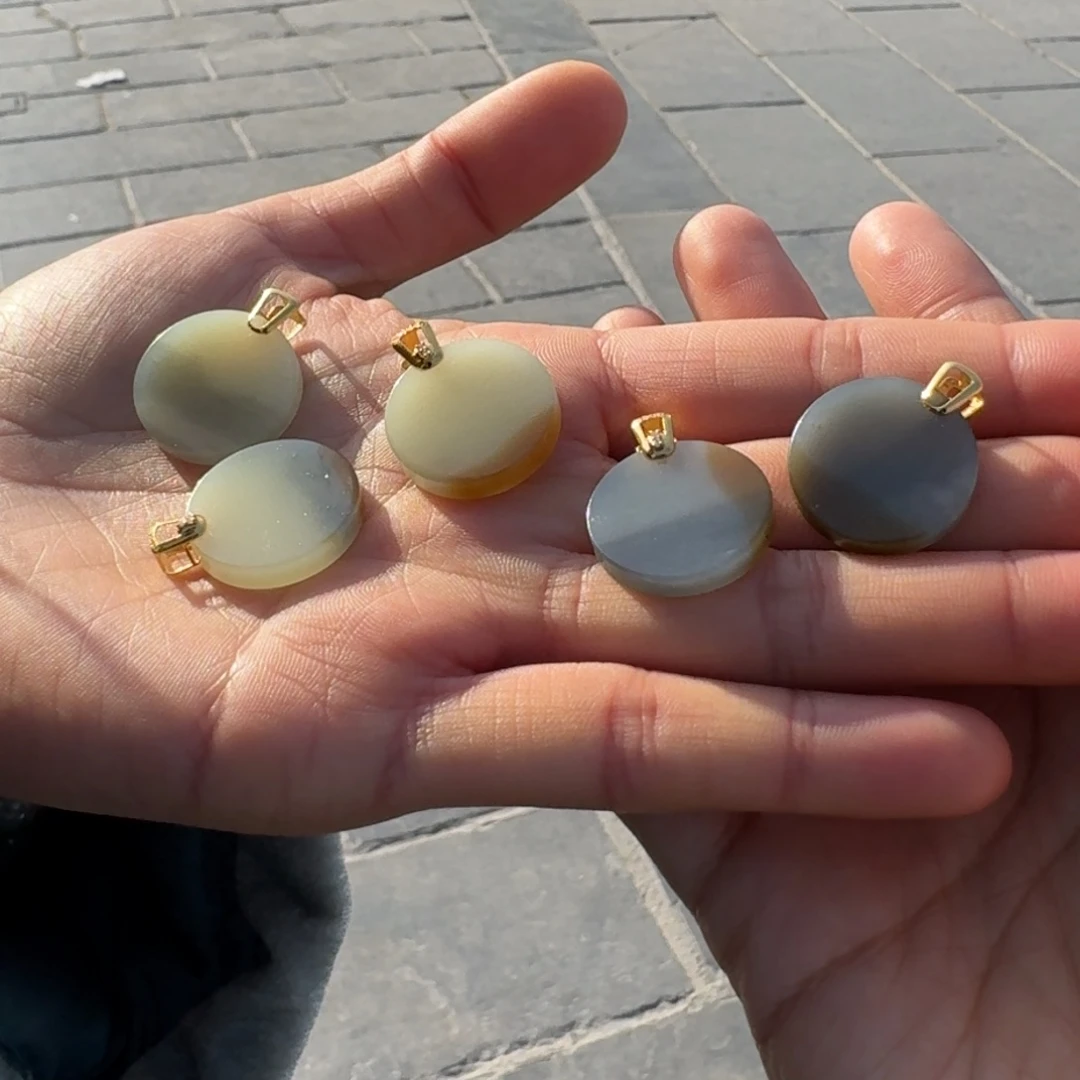 和田玉颈饰18K金镶嵌楼兰三色吊坠多样性拍一发一