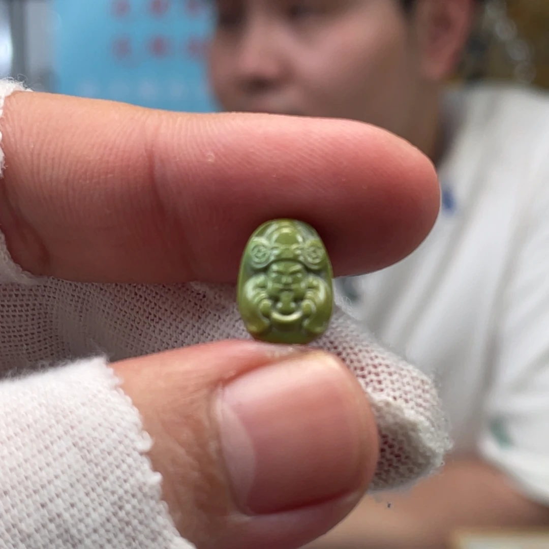 绿松石未镶嵌挂件