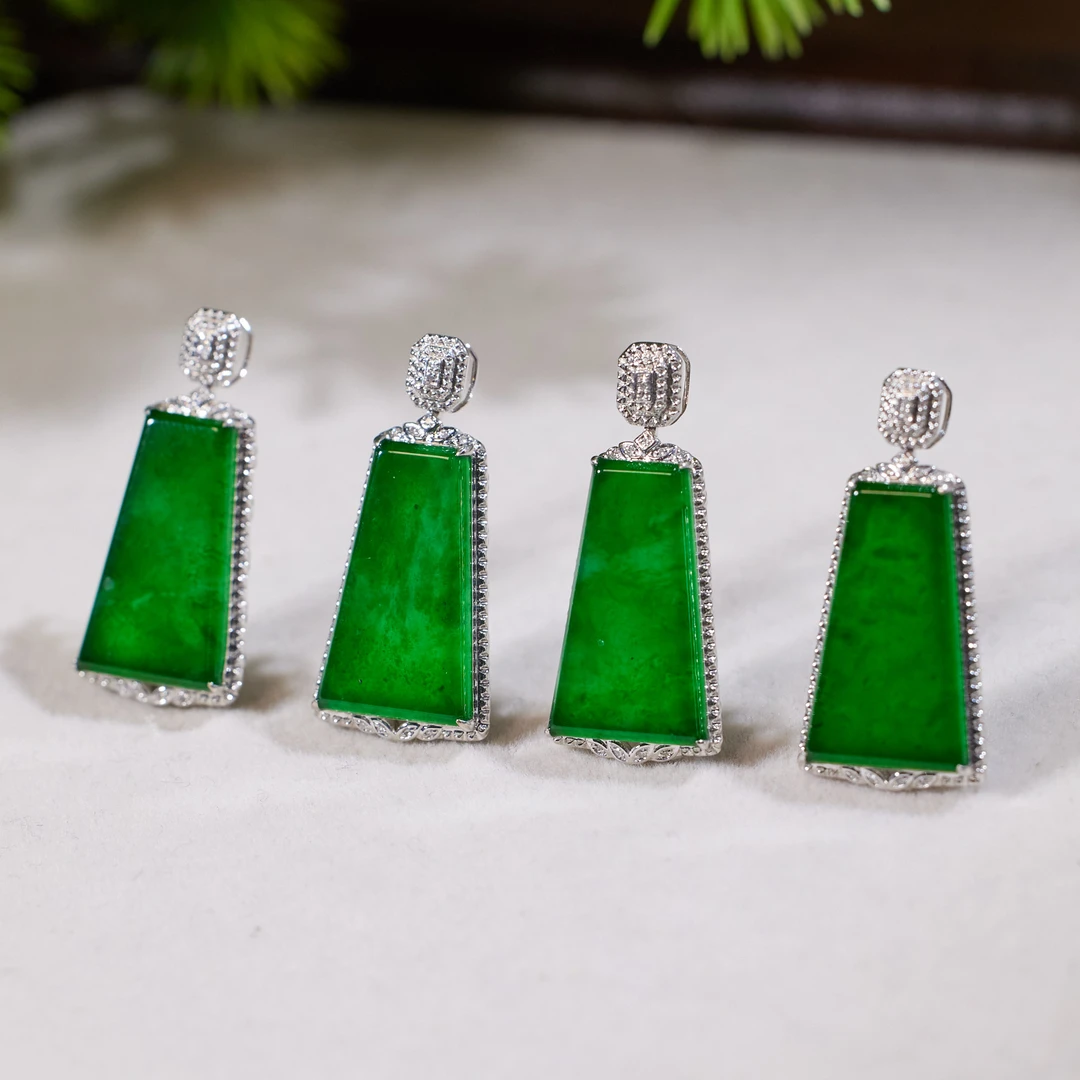 非遗好物分享【歪歪】翡翠梯形吊坠18K金（多样性发其一）*XB-N8860